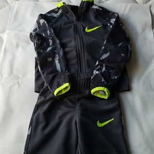 Nike boy's set